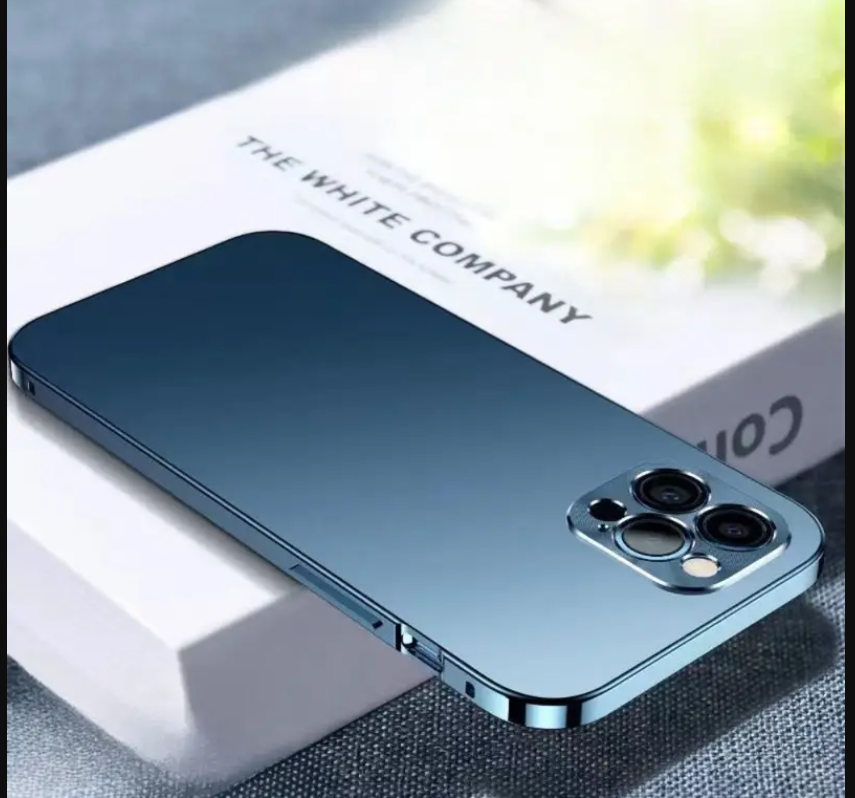 Romantic Purple and Dreamy Blue Two Colors to Choose from Two-in-One Magnetic Metal Anti-Fall Mobile Phone Case, Aviation Metal Construction, Super Anti-Fall Function, Suitable for Apple 15 Series Mobile Phone Case